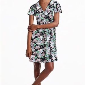 Short-sleeve button-front dress in island floral